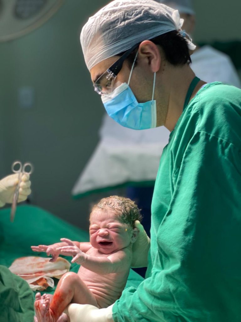 Relato de uma cesárea humanizada - Aline de Lacerda Rodrigues